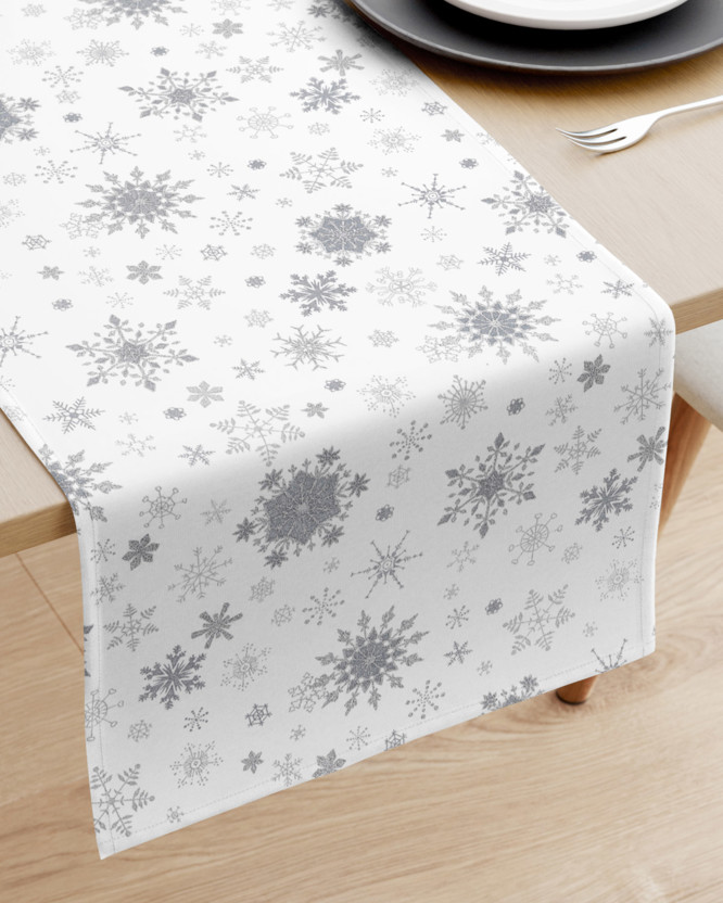Karácsonyi asztali futó 100% pamutvászon - ezüst hópihék fehér alapon