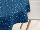 Karácsonyi pamut asztalterítő - fehér csillagok kék alapon - kör alakú