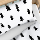 Gyermek pamut ágyneműhuzat kiságyba - fekete karácsonyfák fehér alapon