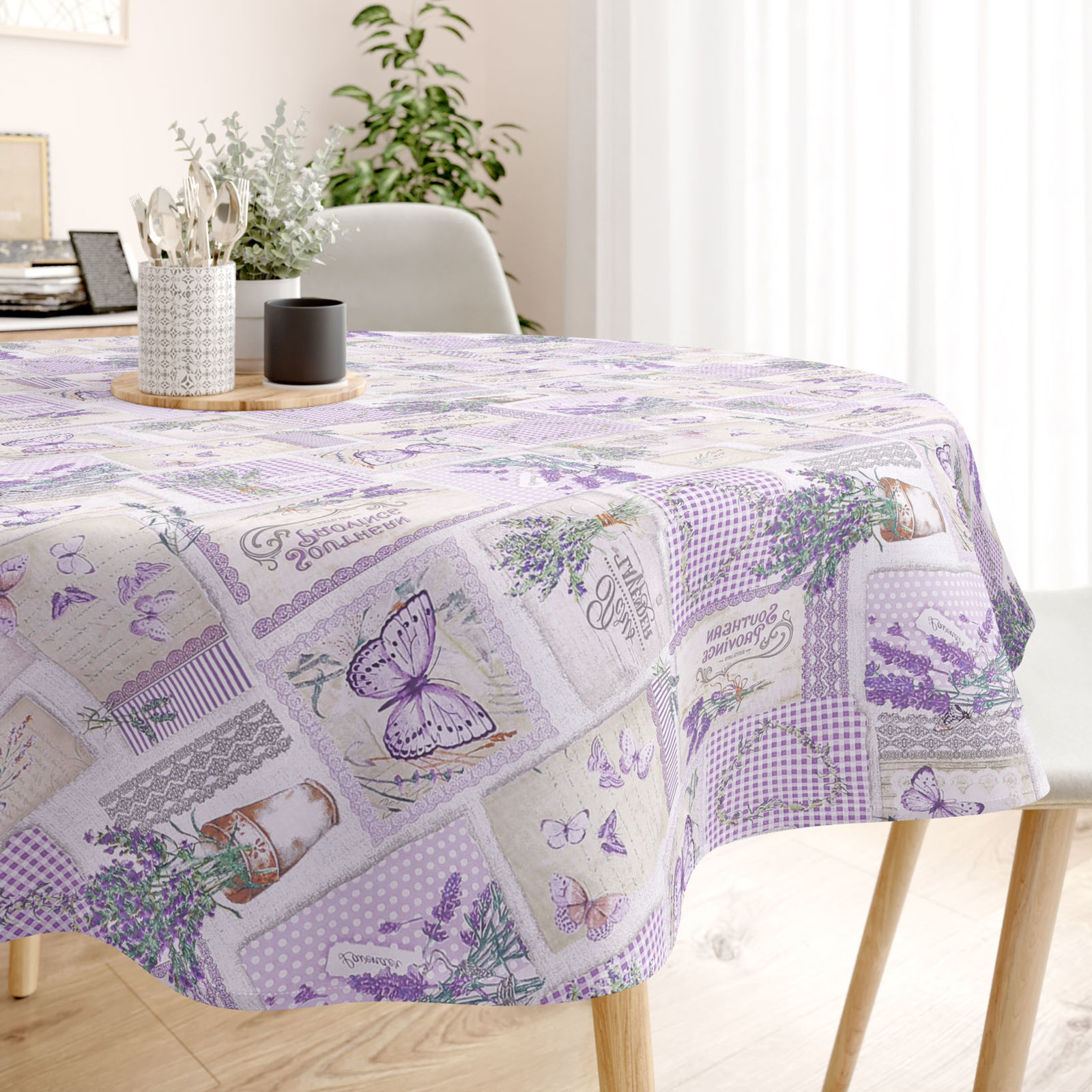 Pamut asztalterítő - patchwork levandula és pillangó mintás - kör alakú