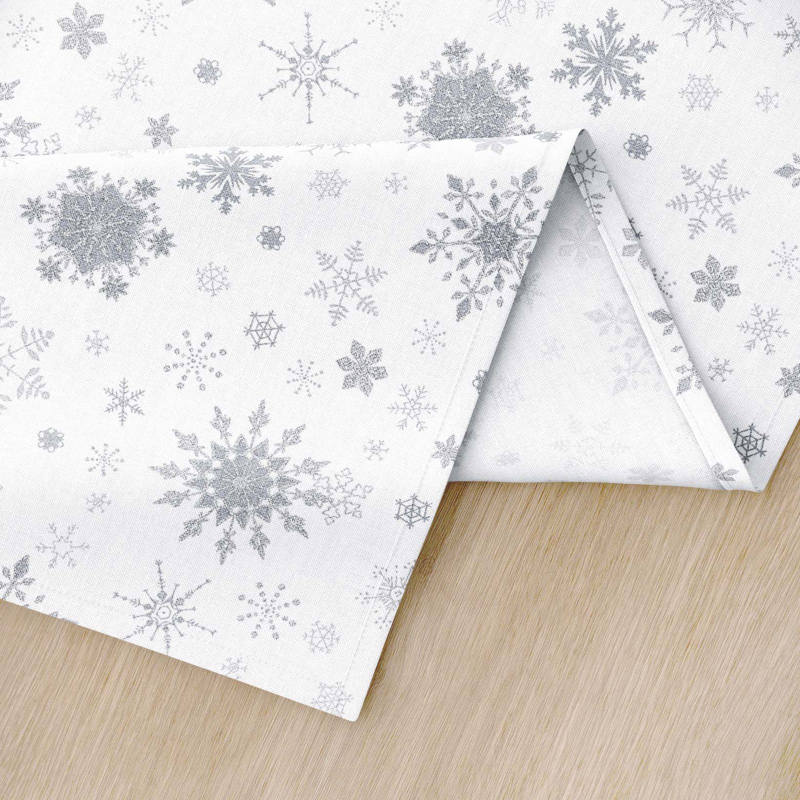 Karácsonyi asztali futó 100% pamutvászon - ezüst hópihék fehér alapon