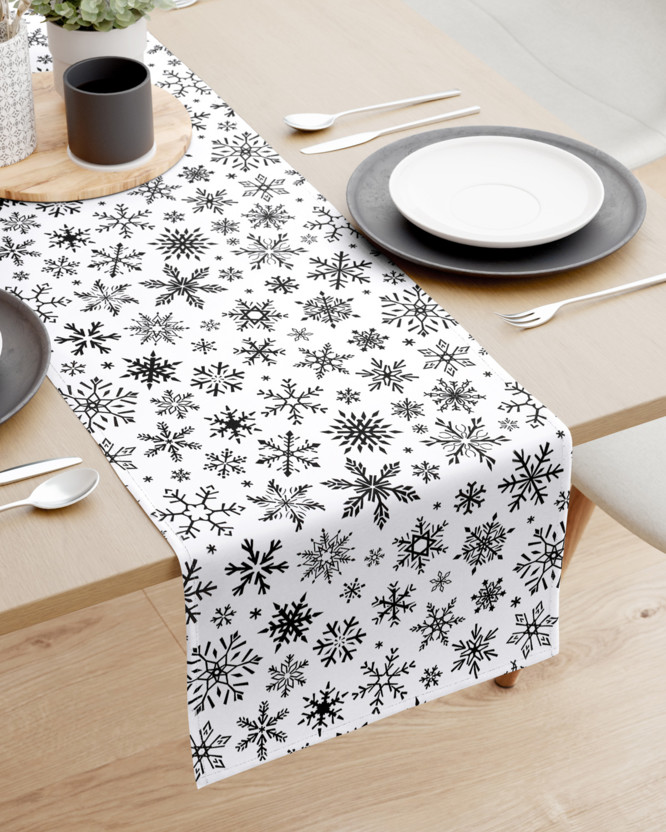 Karácsonyi pamut asztali futó - cikkszám 1160 fekete hópihék fehér alapon