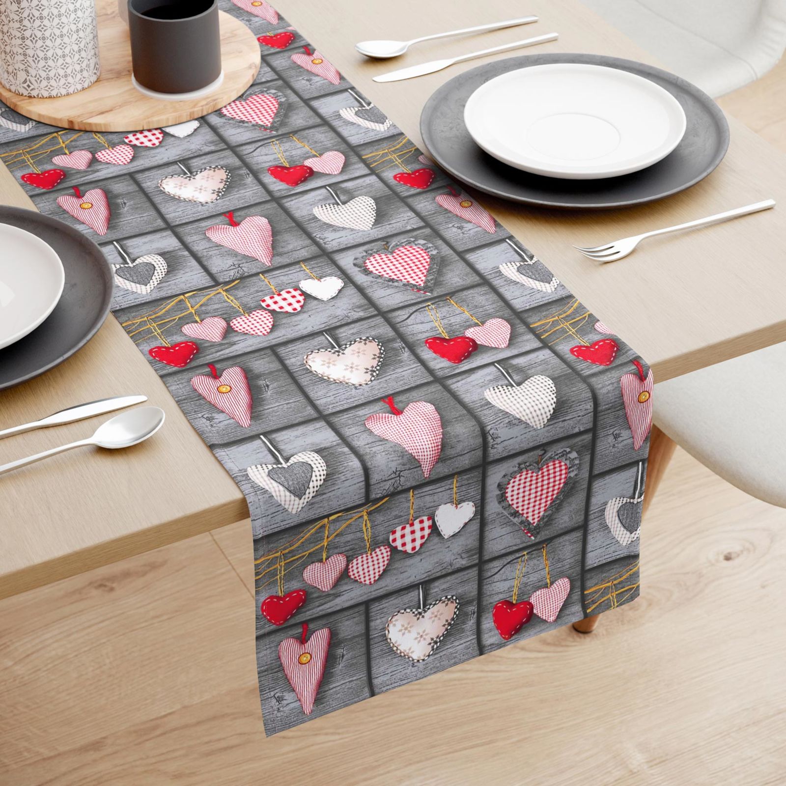 Pamut asztali futó - piros szívek sötétszürke