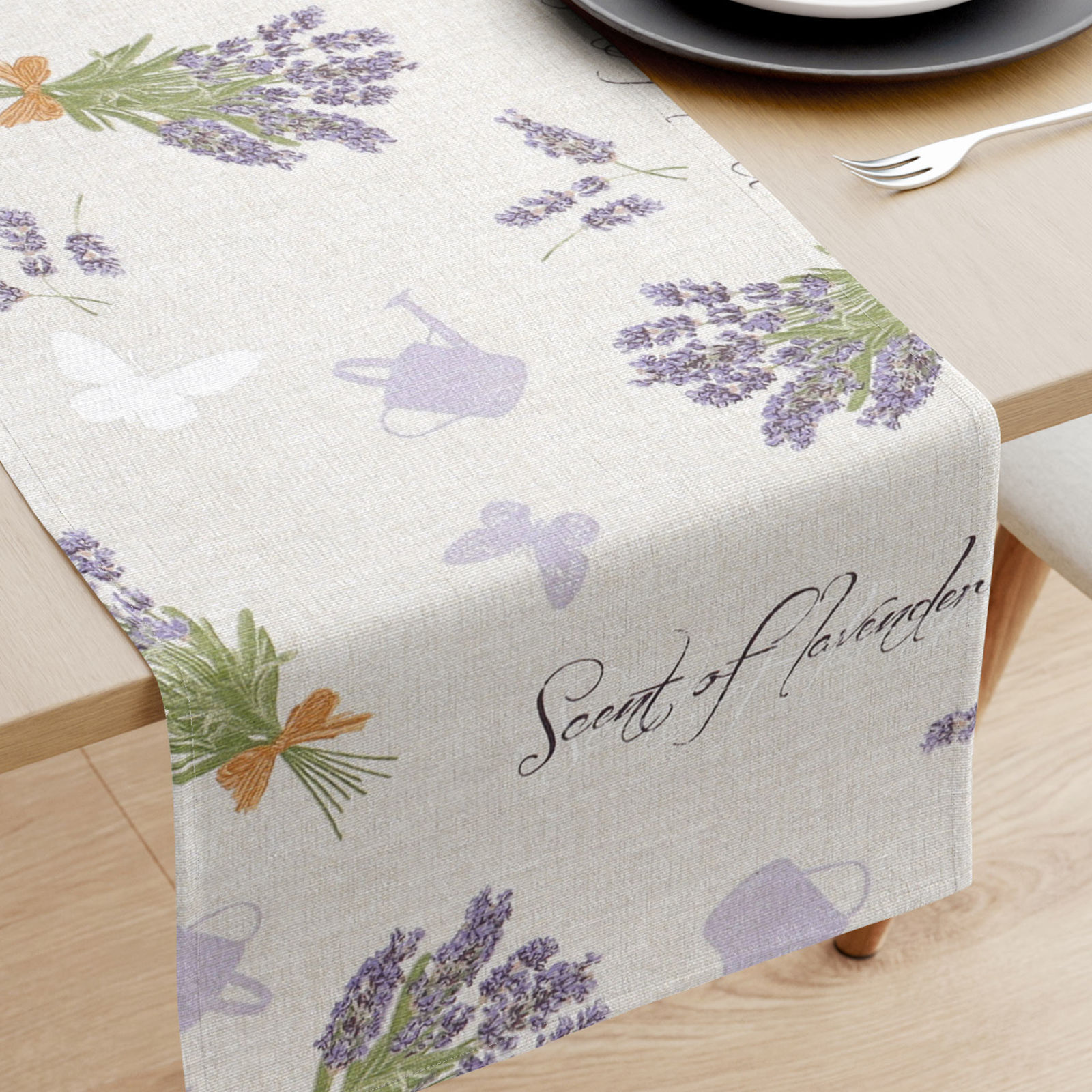LONETA dekoratív asztali futó - levendulavirágok és lepkék - vászonszövésű